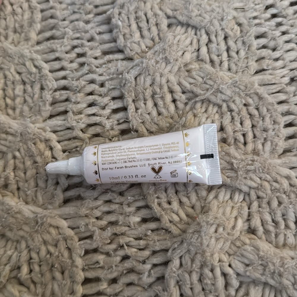 Mini Make-Up Bundle - Picture 5 of 11